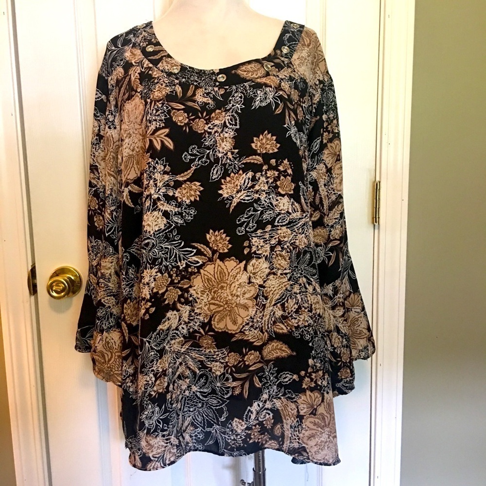 EST 1946 top sz 26-28. Bell sleeves, floral fall colors, pull on, dress-casual